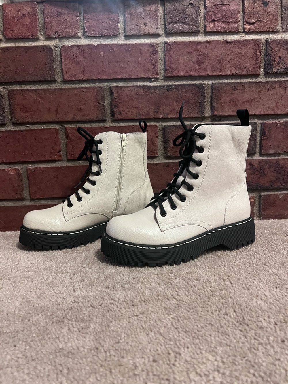 Unionbay Hayden Women's Combat Boots Cream Size 7.5M